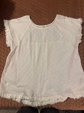 OVERSIZED Umgee White textured Fringe Sleeve Blouse. SIZE LARGE